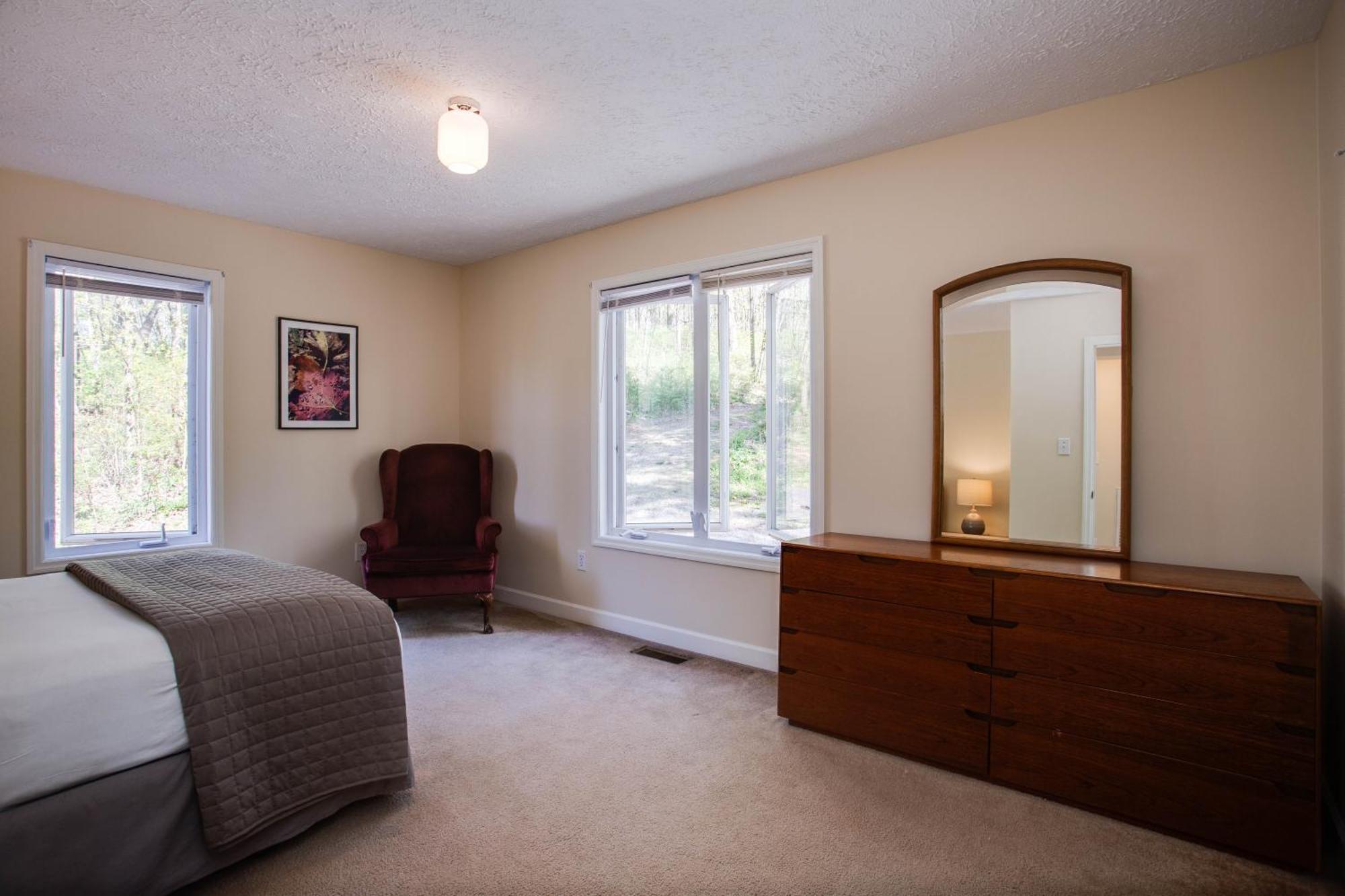Love Ridge Mountain Lodging Lyndhurst Екстериор снимка