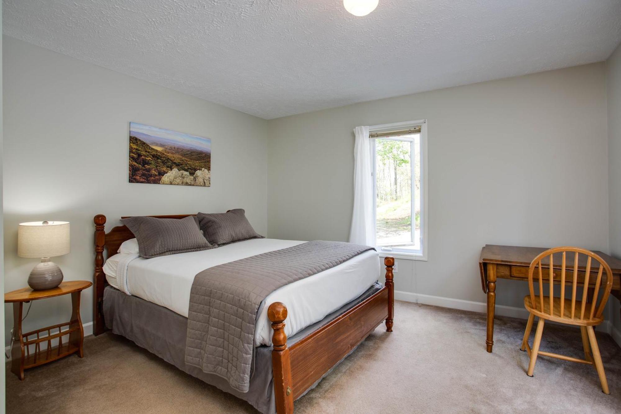 Love Ridge Mountain Lodging Lyndhurst Екстериор снимка