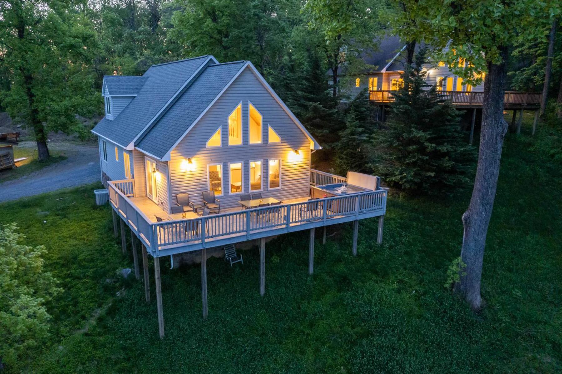 Love Ridge Mountain Lodging Lyndhurst Екстериор снимка