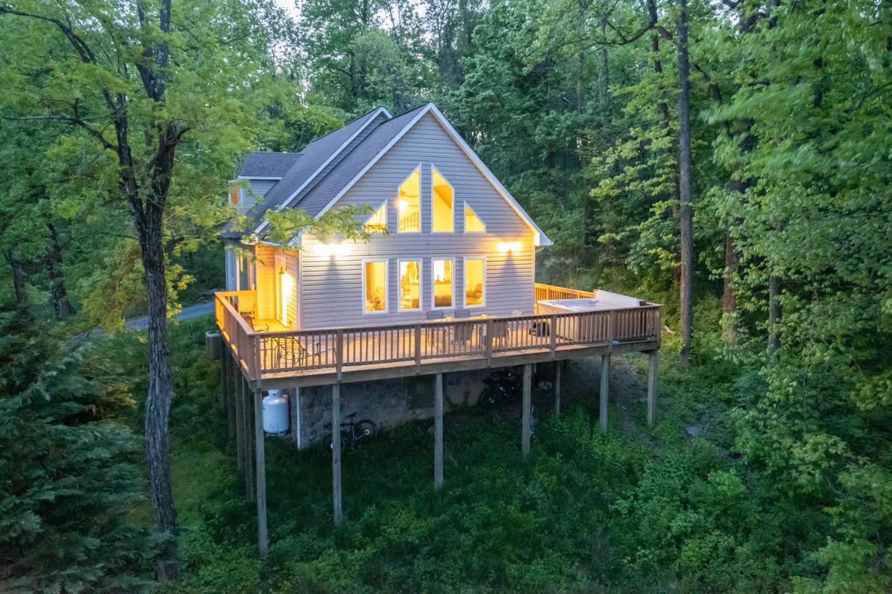 Love Ridge Mountain Lodging Lyndhurst Екстериор снимка