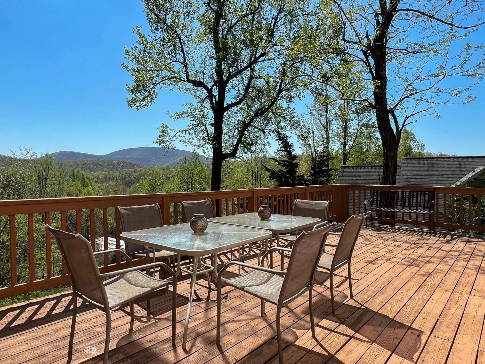 Love Ridge Mountain Lodging Lyndhurst Екстериор снимка