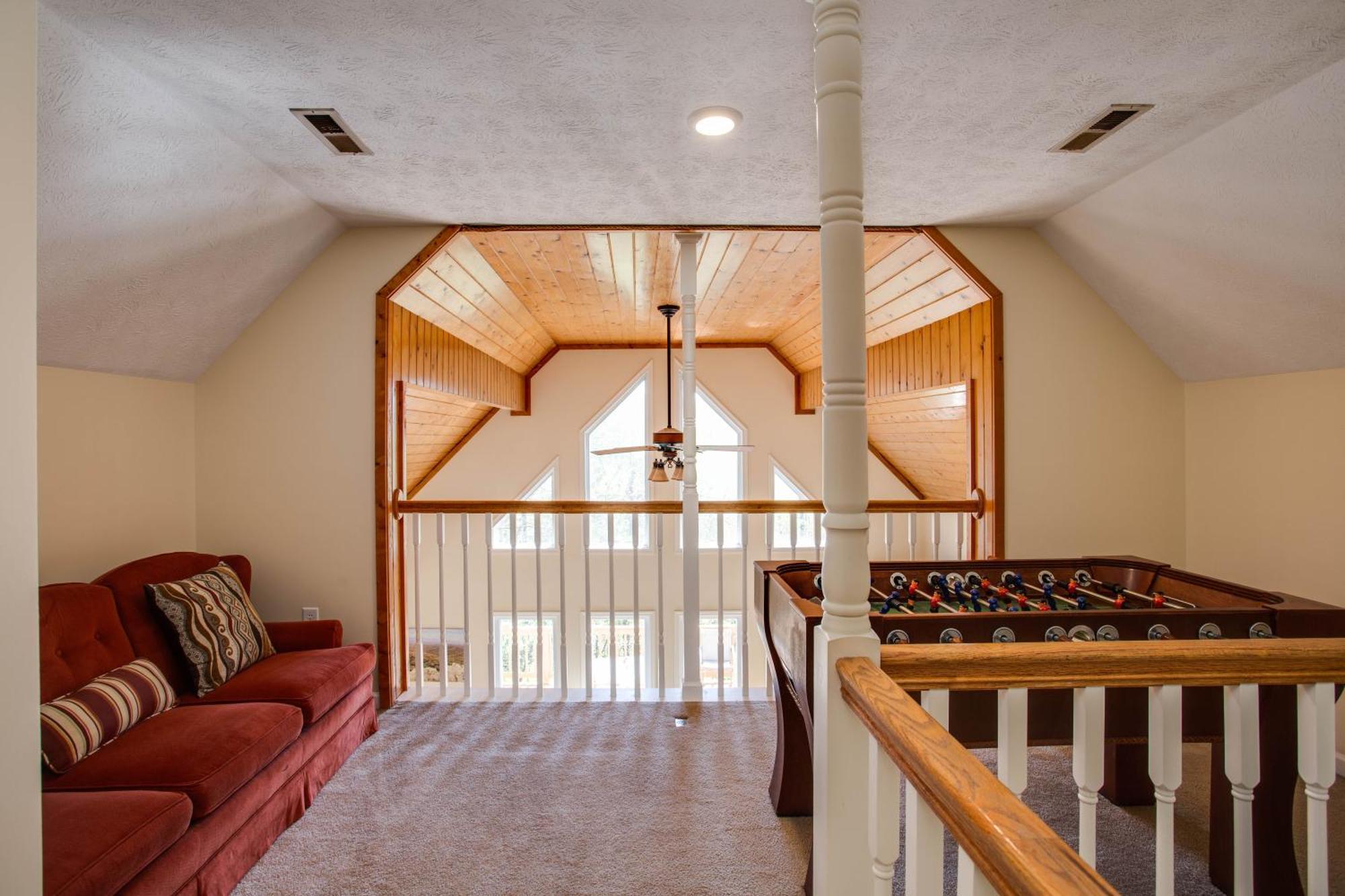 Love Ridge Mountain Lodging Lyndhurst Екстериор снимка